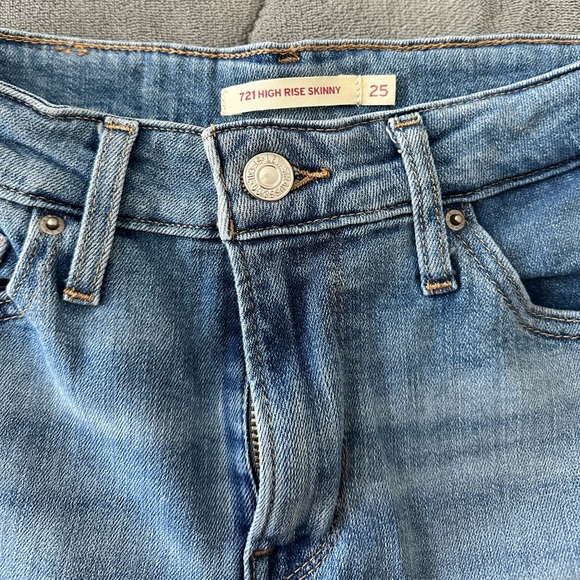 Levi’s 721 High Rise Skinny Jeans - Picture 2 of 6